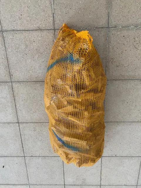 Bois de chauffage en épicéa - Séché à l'air My Wood Build Kit