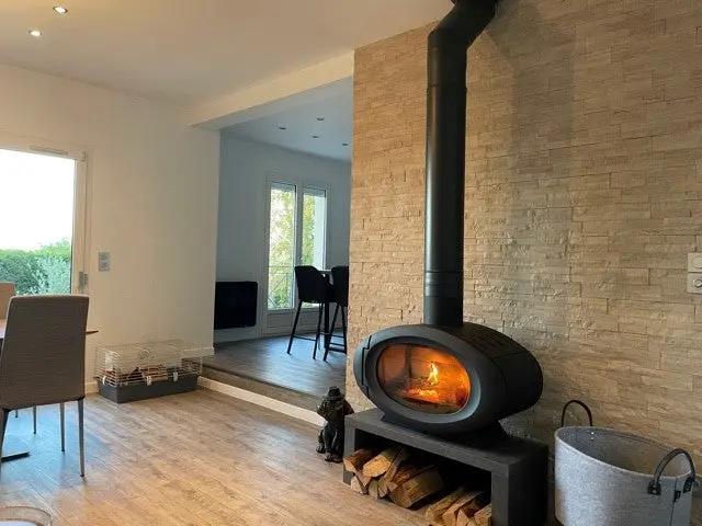 Poêle étanche ETIVAL Poussiere-bois-de-chauffage