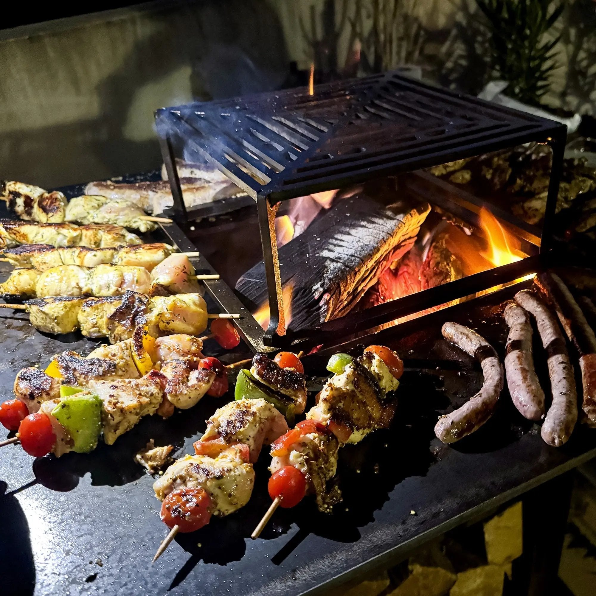 PACK - Brasero Lou Bouscarian + tablier + paire de gants + bois d'allumage + allume-feu Le Bouscatier " Le bucheron provençal "