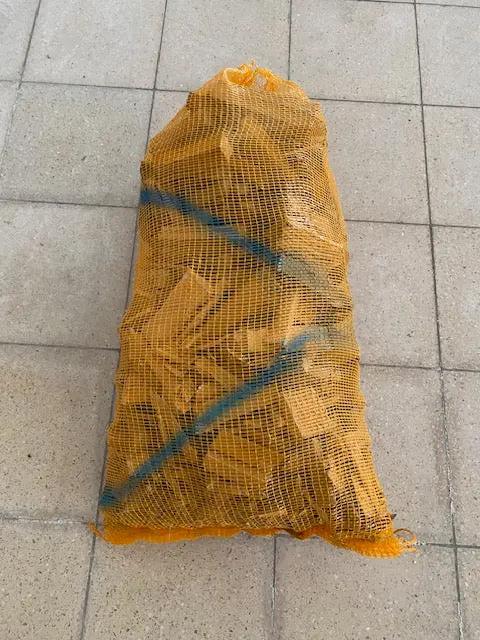 Bois de chauffage en épicéa - Séché à l'air My Wood Build Kit